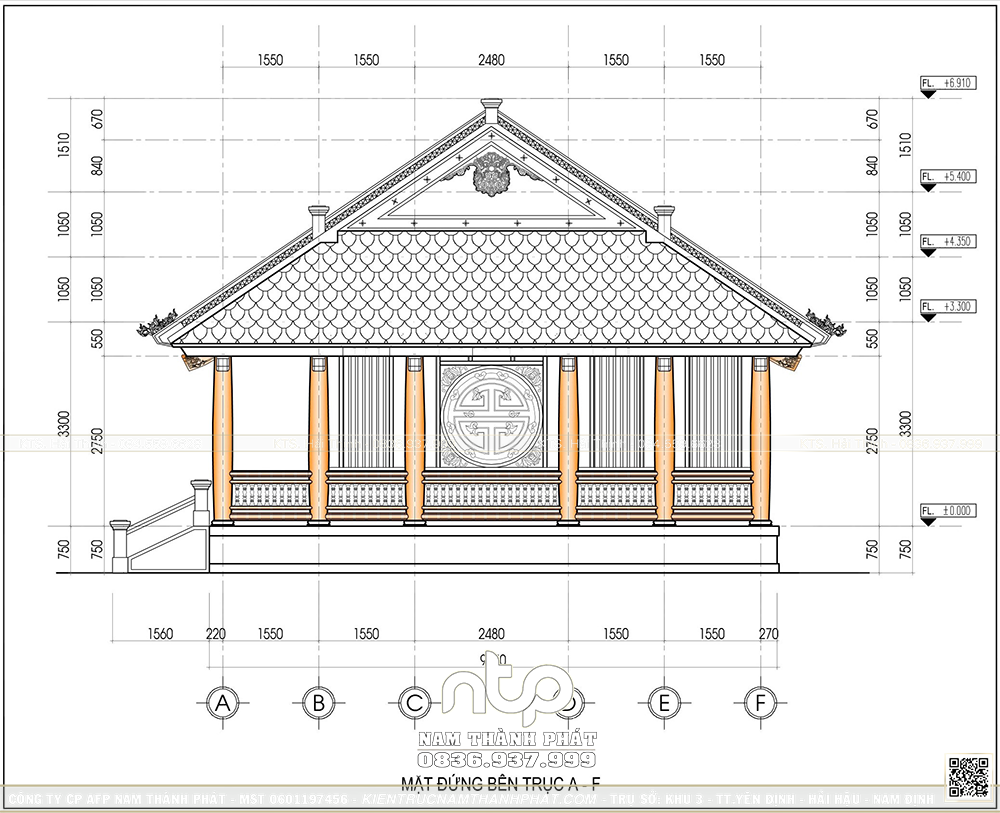 Mặt bên ngôi nhà gỗ